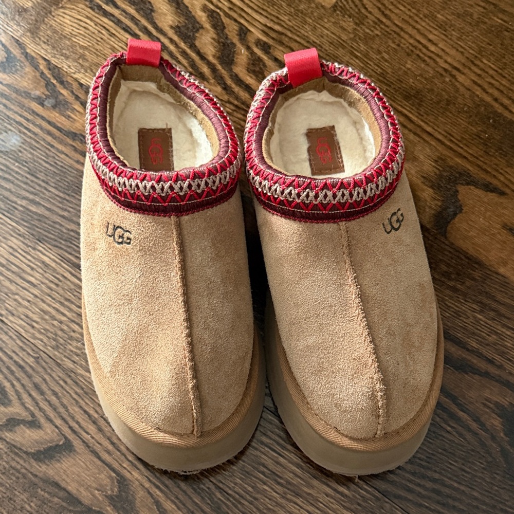 UGG Beige Suede Slippers with Red Accents